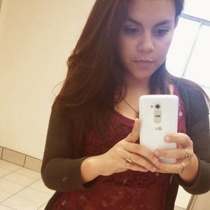 Meet your Posher, Ofelia itzel